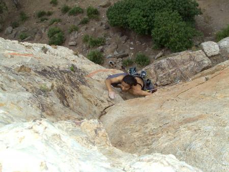 SiF SuR UnE VoiE D'eScALaDeS